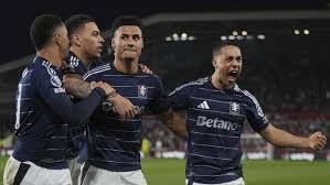 加强与国际 加强与国际